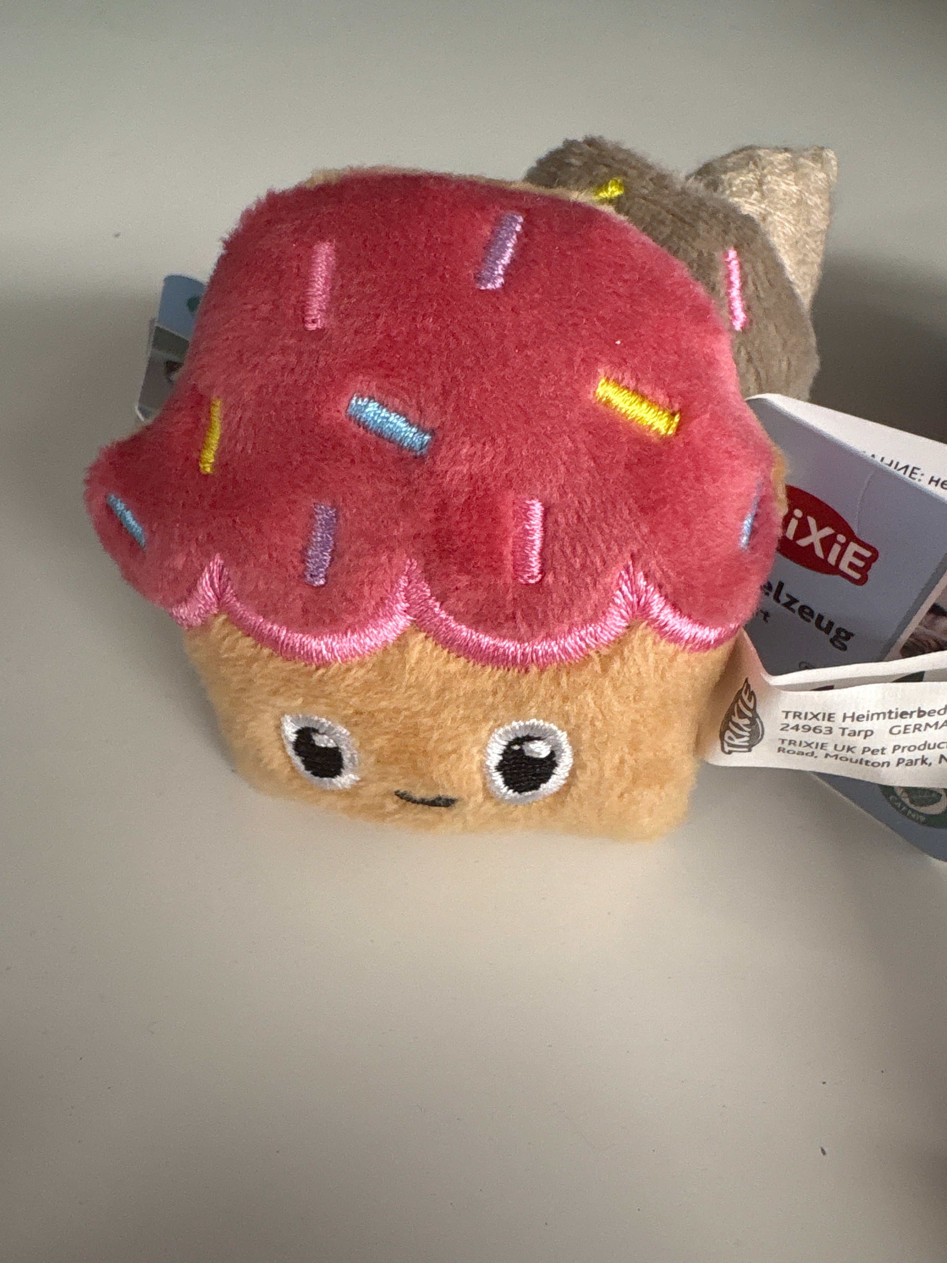 Eis und Cupcake gemischt mit Katzenminze