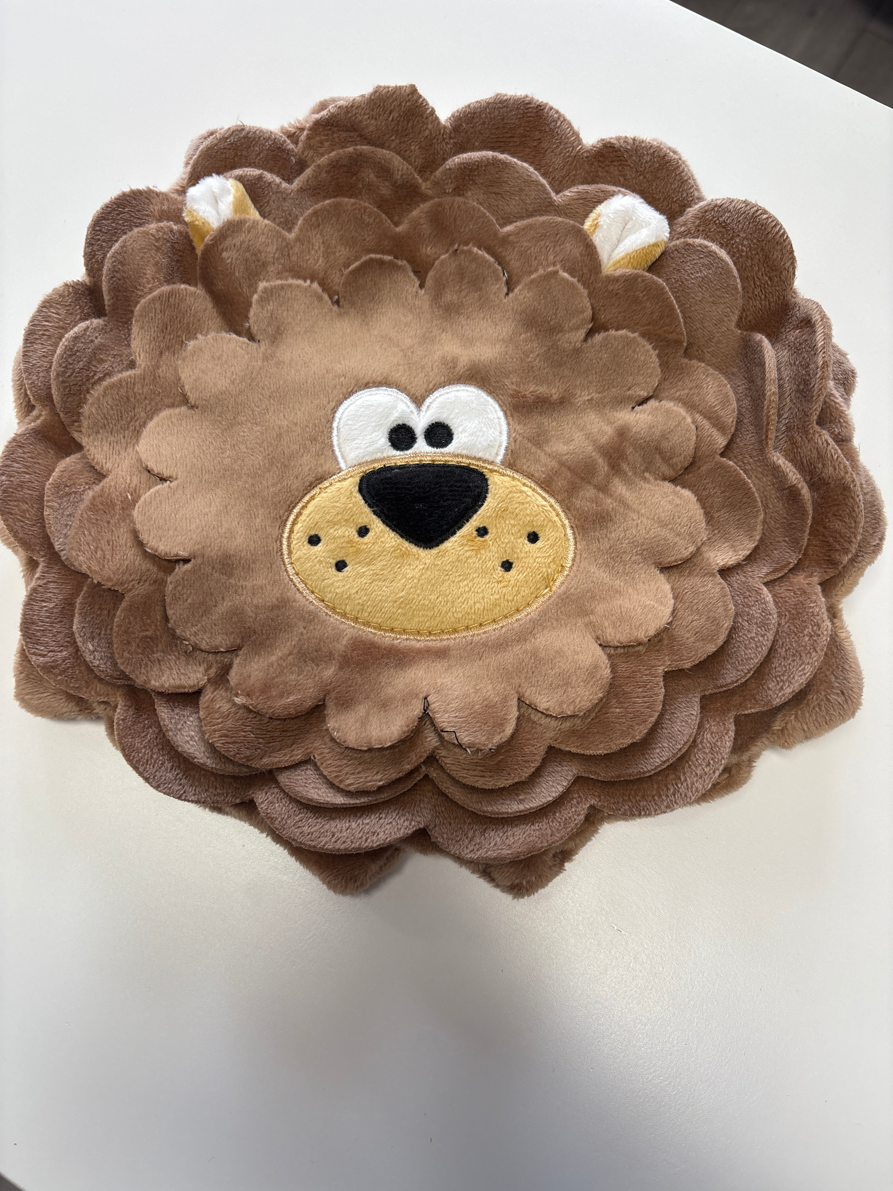Snack-Löwe, Plüsch, recycelt, ø 26 cm